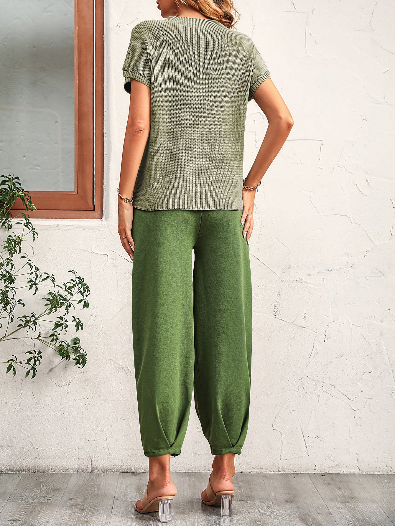 Round Neck Raglan Sleeve Tee and Long Pants Set (4 Colors)