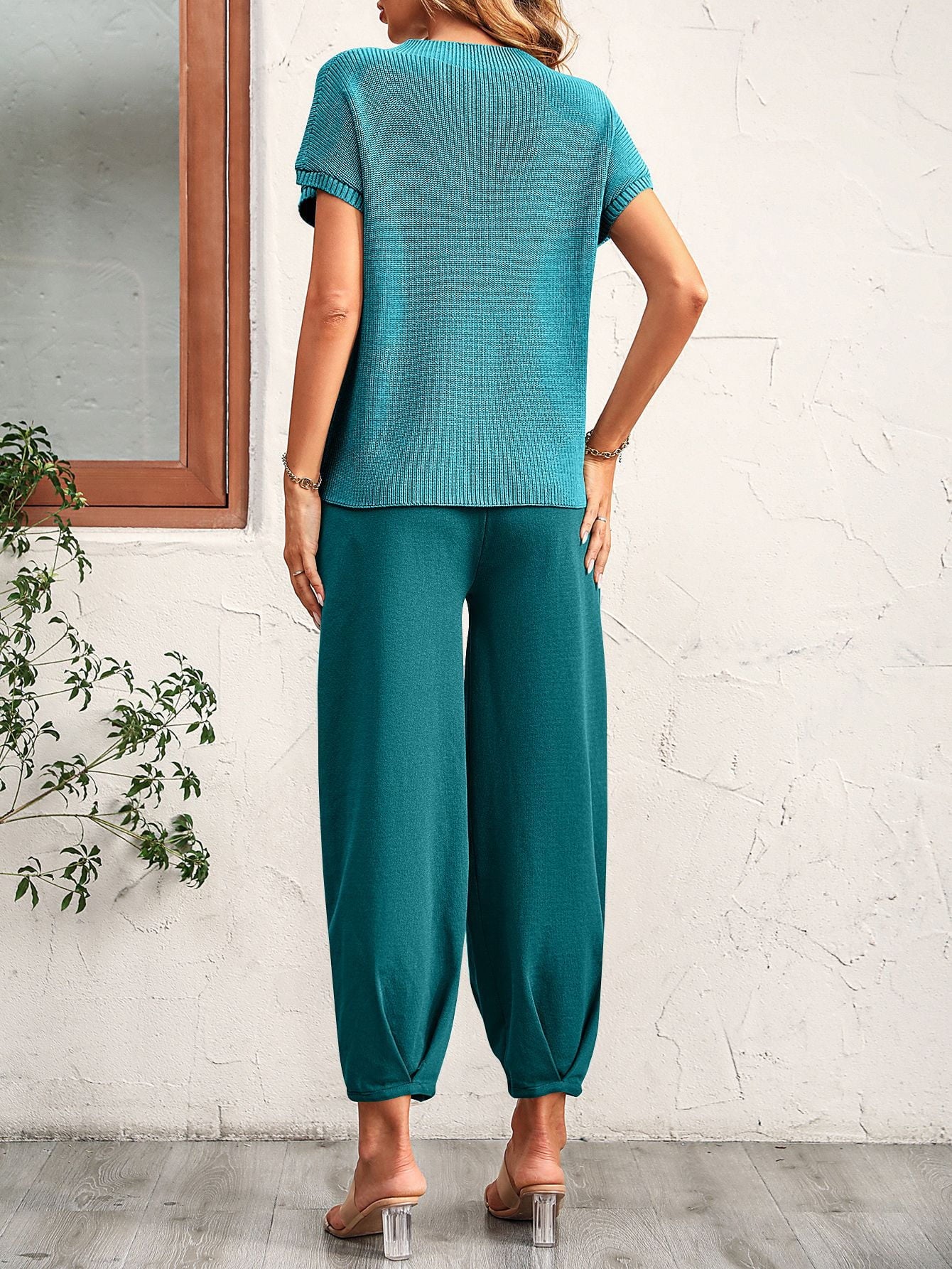 Round Neck Raglan Sleeve Tee and Long Pants Set (4 Colors)