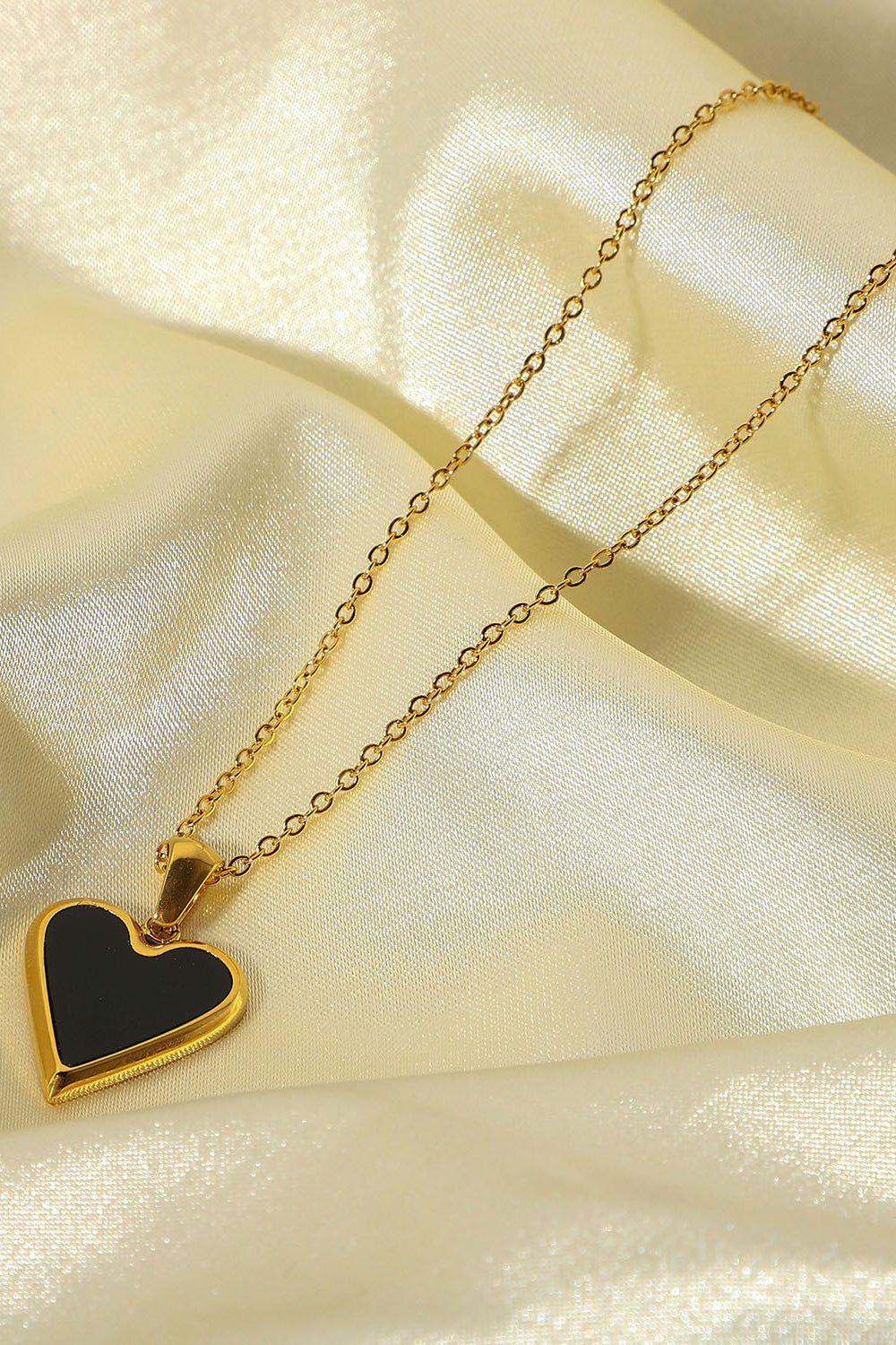 Bordered Black Heart Chain Necklace