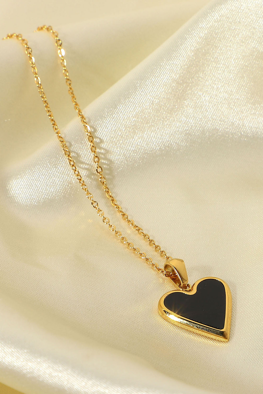 Bordered Black Heart Chain Necklace